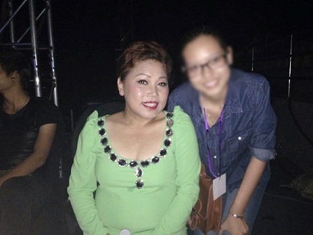 Siu Black: “Showbiz giờ không còn ai là bạn...” - 2 Hình ảnh hiếm hoi chị cười khi chụp cùng khán giả