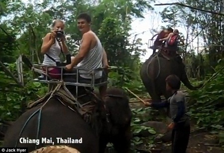Chàng trai “hát tình ca” ở Việt Nam và 25 quốc gia khác để... cầu hôn - 7 Jack ở thủ đô Istanbul, Thổ Nhĩ Kỳ.