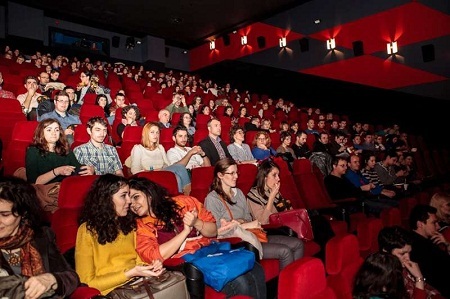 Căng thẳng chính trị ở Ukraina khiến Hollywood thiệt hại hàng triệu đô la - 2 Căng thẳng chính trị ở Ukraina khiến Hollywood thiệt hại hàng triệu đô la