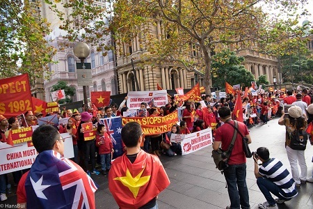 Cộng đồng người Việt tại Sydney biểu tình phản đối Trung Quốc - 19 Bài: