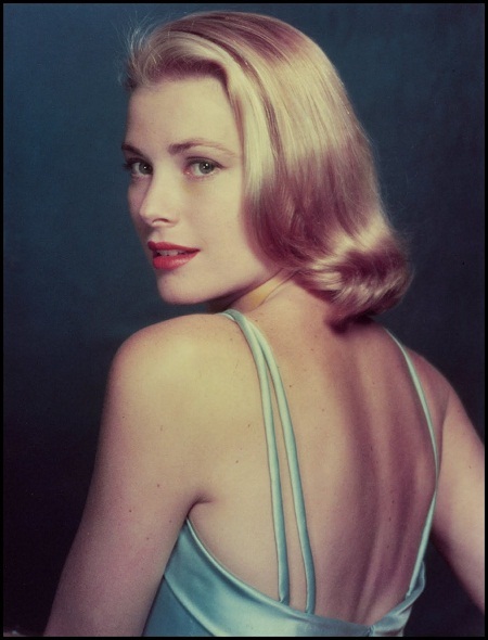 Phơi bày bi kịch hôn nhân Hoàng gia, phim về Grace Kelly bị phản ứng? - 3 Grace Kelly - vẻ đẹp biểu tượng của màn ảnh thập niên 1950