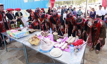 Mâm cúng trong lễ cấp sắc