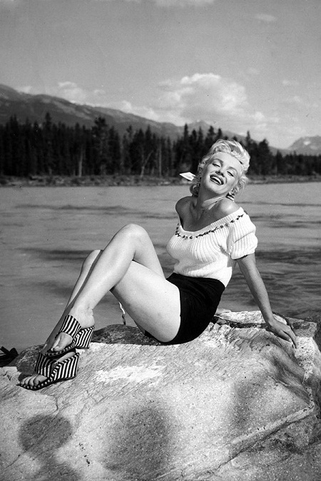 Marylin Monroe và những khoảnh khắc đẹp nhất cuộc đời - 9 bộc lộ...