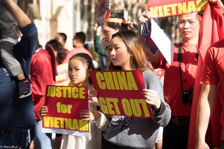 Cộng đồng người Việt tại Sydney biểu tình phản đối Trung Quốc - 7 Bài: