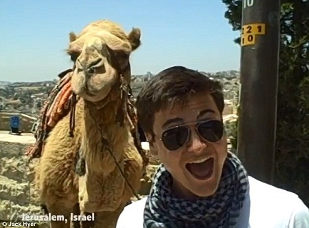 Chàng trai “hát tình ca” ở Việt Nam và 25 quốc gia khác để... cầu hôn - 4 Chàng trai “hát tình ca” ở Việt Nam và 25 quốc gia khác để... cầu hôn