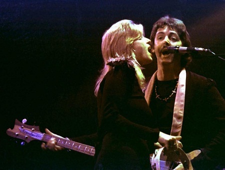 Cựu thành viên The Beatles vật lộn để thoát khỏi hào quang - 4 John Lennon