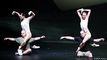 Xúc động trước vở múa ba-lê của những “vũ công” đặc biệt - 1 Xúc động trước vở múa ba-lê của những “vũ công” đặc biệt