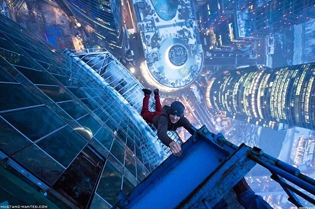 Ranh giới giữa sự sống và cái chết trên ảnh - 1 Treo mình trong không trung