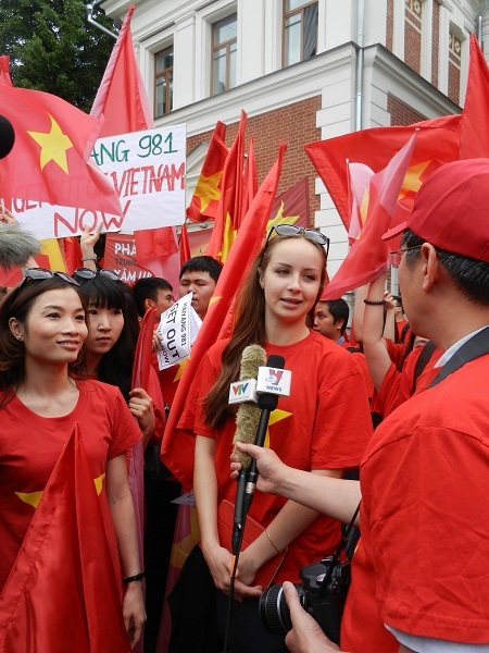 Phản đối giàn khoan từ Mátxcơva: Không chỉ là phẫn nộ - 12 Võ Hoài Nam