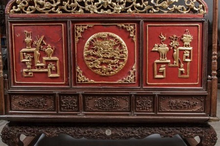 Chiêm ngưỡng chiếc long sàng “tha hương” của vua Thành Thái - 2 Họa tiết trang trí sơn song thiếp vàng của long sàng