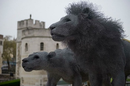 Sửng sốt trước những ý tưởng điêu khắc "có một không hai" - 19 Tượng sư tử ở Tháp London, Anh.