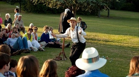 “Choáng” trước hình thức xem kịch thời thượng nhất thế giới