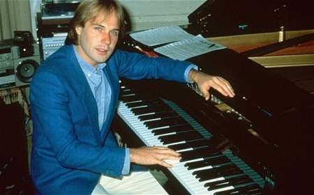 Nghệ sĩ Richard Clayderman sắp đến Việt Nam - 4 Richard Clayderman thời trẻ. Ông sinh năm 1953.