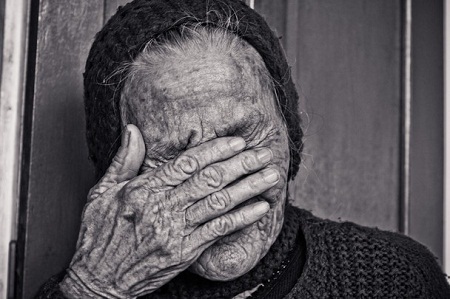 Việt Nam bất ngờ trở thành đề tài hấp dẫn tại cuộc thi ảnh thế giới - 4 Một khoảnh khắc ở chùa Linh Phước, Đà Lạt. (Ảnh: Chiara Cristoni)