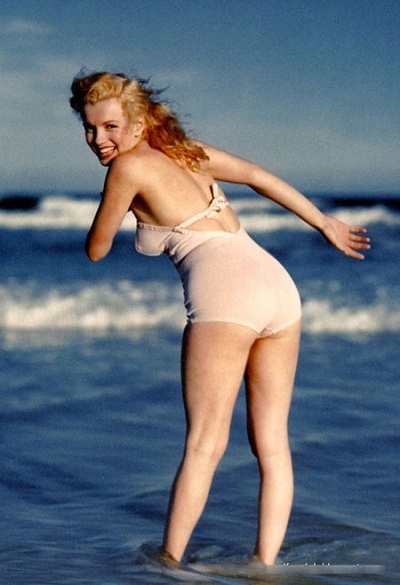 Những khoảnh khắc gây sốt của "biểu tượng sex" Marilyn Monroe - 12 Monroe bắt đầu sự nghiệp người mẫu, rồi bước tới với điện ảnh.