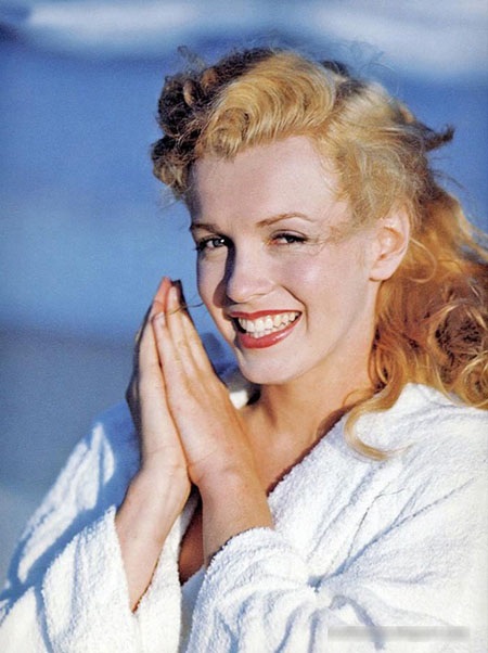 Những khoảnh khắc gây sốt của "biểu tượng sex" Marilyn Monroe - 13 Monroe bắt đầu sự nghiệp người mẫu, rồi bước tới với điện ảnh.