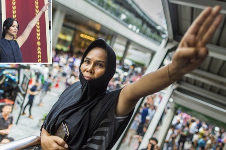 Người Thái đi biểu tình với kiểu chào trong phim “Đấu trường sinh tử” - 4 Bích Ngọc