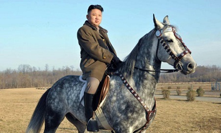 Hollywood sắp ra mắt phim ám sát ông Kim Jong-un - 7 Trong phim, nam diễn viên người Mỹ gốc Hàn Randall Park sẽ vào vai ông Kim Jong-un.