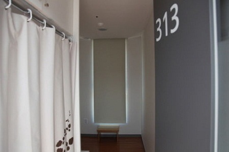 “Vào tù” để giảm căng thẳng, trầm uất ở Hàn Quốc