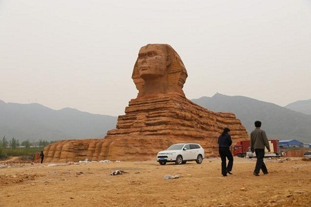 Ai Cập “kiện” Trung Quốc lên UNESCO - 2 Tượng nhân sư nhái của Trung Quốc