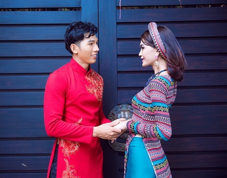 Người đẹp chuyển giới Campuchia thấy mình nữ tính hơn khi mặc áo dài Việt - 6 Người đẹp chuyển giới Campuchia thấy mình nữ tính hơn khi mặc áo dài Việt