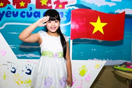 Chiều Xuân “khoe” con gái đáng yêu trong ngày hội gia đình - 9 Hồng Khanh hát tặng mẹ