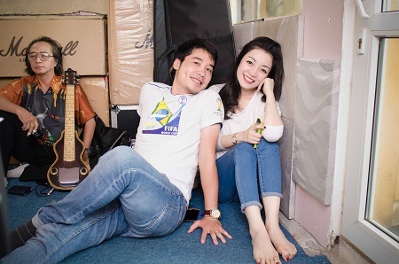 Tùng Dương tích cực chuẩn bị cho đêm nhạc “Gửi người em gái miền Nam” - 14 Thu Hà và Tuấn Hiệp là một cặp
đôi khá ăn ý cả về giọng hát lẫn tính cách