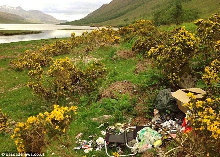 Địa điểm quay phim James Bond bị rác thải “nhấn chìm” - 2 Địa điểm quay phim James Bond bị rác thải “nhấn chìm”