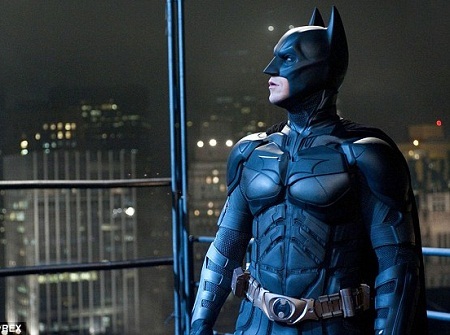 Tảng băng trôi giống người Dơi đến đáng kinh ngạc, một tác phẩm điêu khắc hoàn hảo của thiên nhiên.