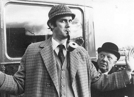 Vẻ ngoài hấp dẫn của Sherlock Holmes trên màn ảnh - 11 John Cleese: