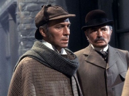 Vẻ ngoài hấp dẫn của Sherlock Holmes trên màn ảnh - 12 Christopher Plummer: