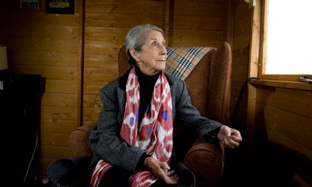 Nữ nhà văn từng đoạt giải Nobel Văn học qua đời - 4 Bà Nadine Gordimer (trái) và ông Nelson Mandela (phải)
