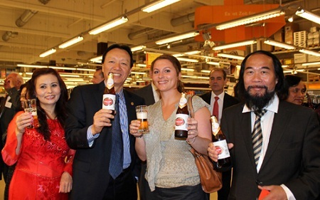 Người quảng bá bia Việt ở lễ hội Bia trên đất Đức