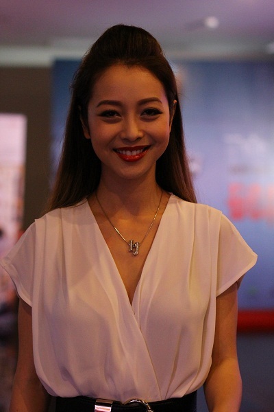 Bà mẹ hai con xinh đẹp Jennifer Phạm