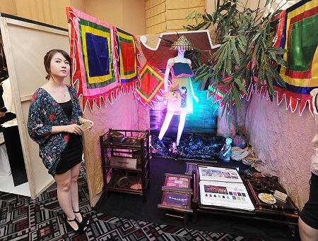 “Vững niềm tin” trong triển lãm Thời trang Tốt nghiệp 2014