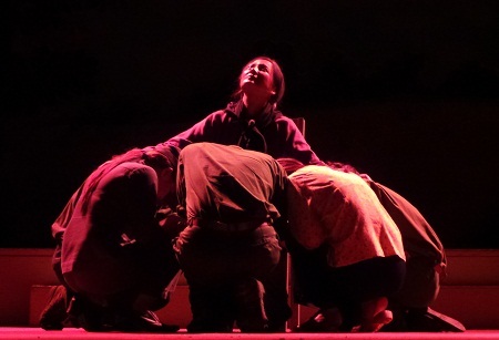 Họ đã dùng đủ mọi lỹ lẽ để thuyết phục các con không nên manh động, không nên sai lầm hơn nữa.