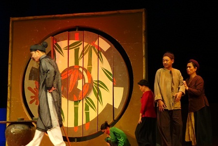 Đứng trước hình dạng mới, Trương Ba không khỏi bàng hoàng, đau đớn.