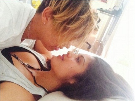 Cựu hoa hậu Tây Ban Nha công khai mình là người đồng tính