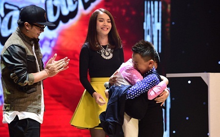 Nước mắt trẻ em biến thành chiêu trò của nhà sản xuất