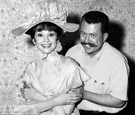 Những bức ảnh hiếm của huyền thoại điện ảnh Audrey Hepburn - 6 Audrey Hepburn bên người bạn thân tình - nhiếp ảnh gia Bob Willoughby.