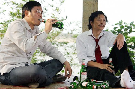 Diễn viên nổi tiếng suýt bỏ nghề đi xuất khẩu lao động - 2 So với Đỗ Kỷ (trái), Quốc Khánh, Trọng Trinh, Trung Anh có vẻ chìm lắng hơn.