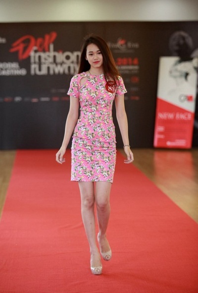 Ấn tượng hình ảnh tuyển mẫu trực tiếp của Đẹp Fashion Runway 3 - 12 Buổi casting còn có sự tham gia của nhiều mẫu Tây với chiều cao ấn tượng và gương mặt cuốn hút.