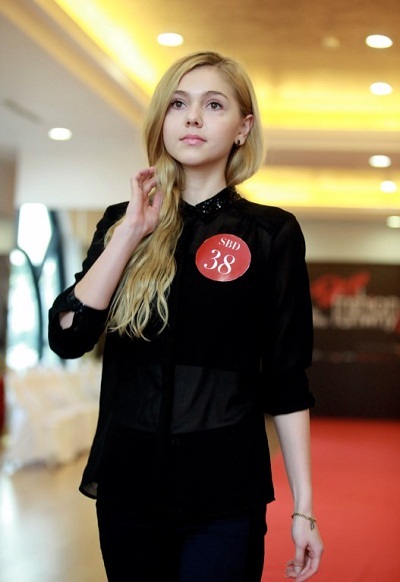 Ấn tượng hình ảnh tuyển mẫu trực tiếp của Đẹp Fashion Runway 3 - 23 Buổi casting còn có sự tham gia của nhiều mẫu Tây với chiều cao ấn tượng và gương mặt cuốn hút.