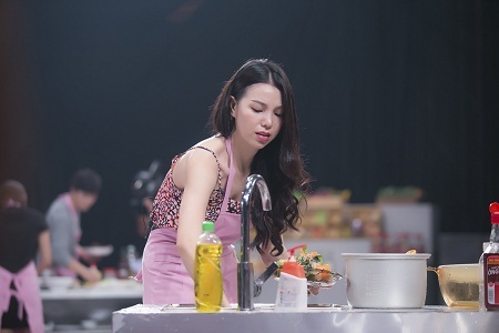 Lê Hoàng khen món ăn của Trà Ngọc Hằng làm “chết” cánh đàn ông