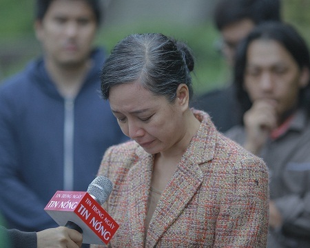 Người mẹ đau khổ khi con gái bất ngờ mất tích sau khi đến thẩm mỹ viện 