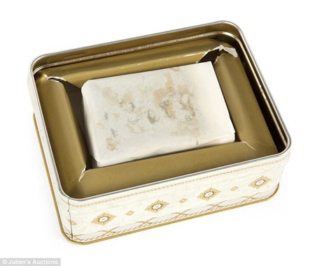 Lát bánh được ước tính có giá từ… 1.000-2.000 đô la.