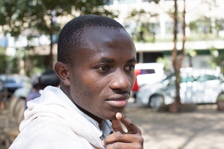 “Cháu muốn tìm ra cách chữa bệnh Ebola”. (Ảnh chụp tại thành phố Kinshasa, Congo).