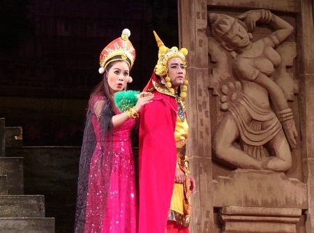 Subakha mặc sức lũng đoạn, làm mọi sự thêm rối ren.