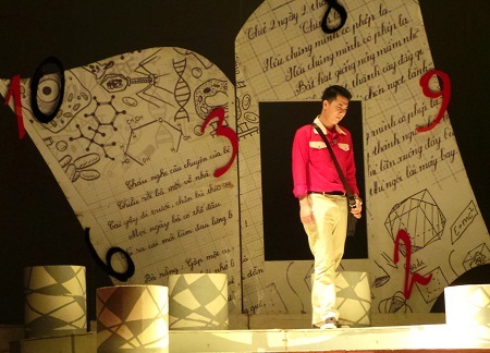 “Mùa hạ cuối cùng” kể về Châu (trái), một học sinh giỏi, thông minh và thẳng thắn.