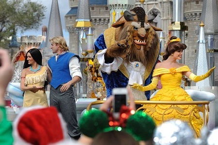 Sự thật cuộc sống chật vật của những nàng công chúa Disney - 2 Cô gái ẩn danh đồng ý trả lời phỏng vấn riêng của tờ